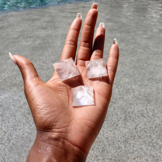 1" inch clear quartz pyramid